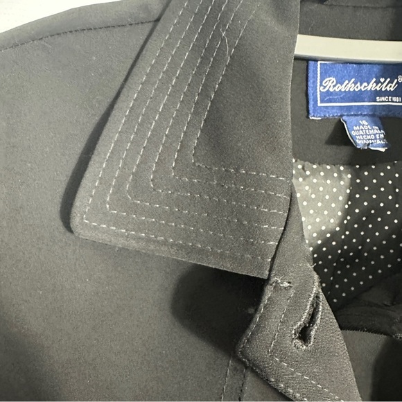 Rothschild size 16 trenchcoat (girls), black, button/belt closure, polka dots - Picture 7 of 9